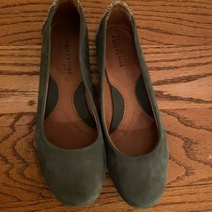The Root Collective Gray leather ballet flat